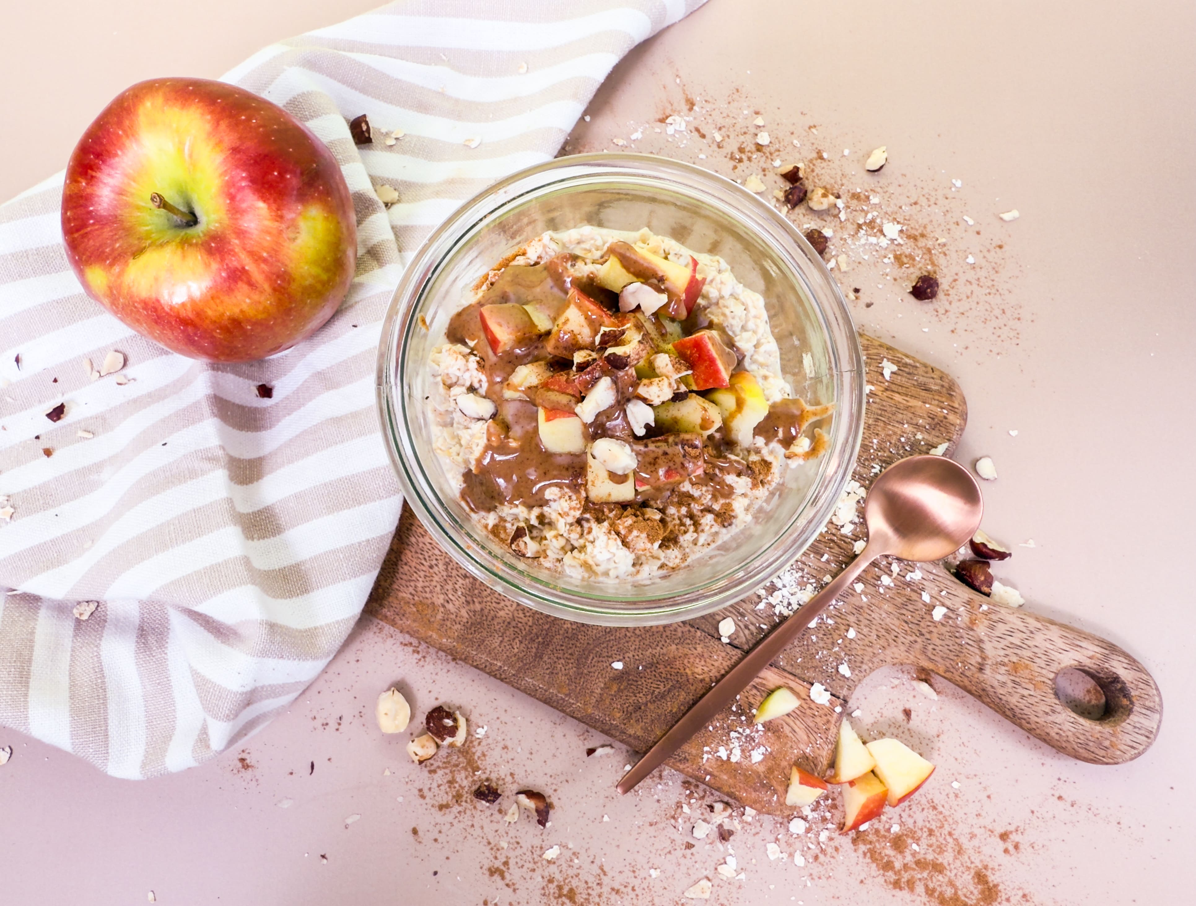 Apfel-Zimt Porridge mit Zitronensaft