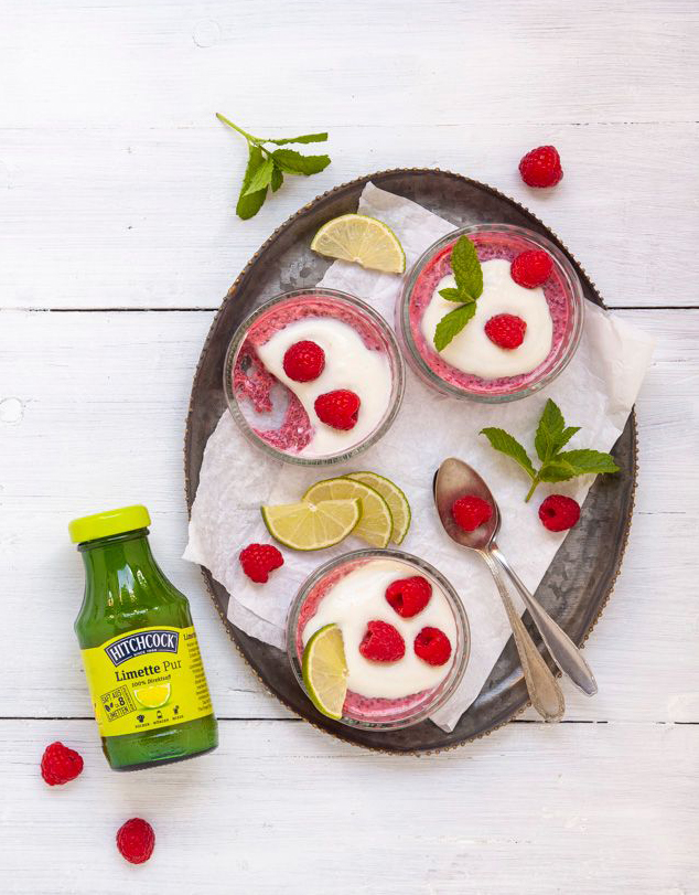 Kokos-Limetten-Chia Pudding mit Himbeeren