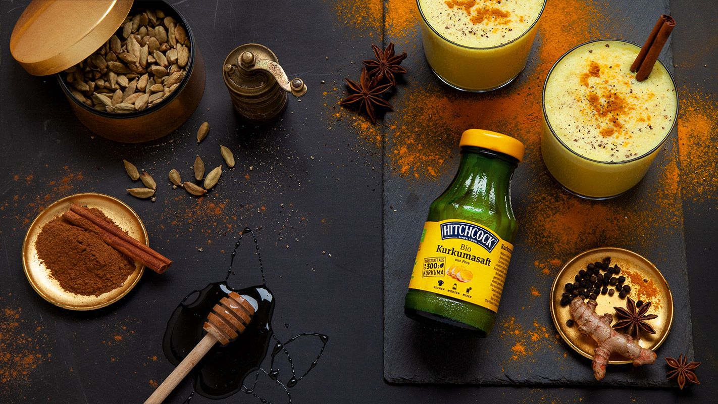 Golden Milk mit Kurkuma und Gewürzen
