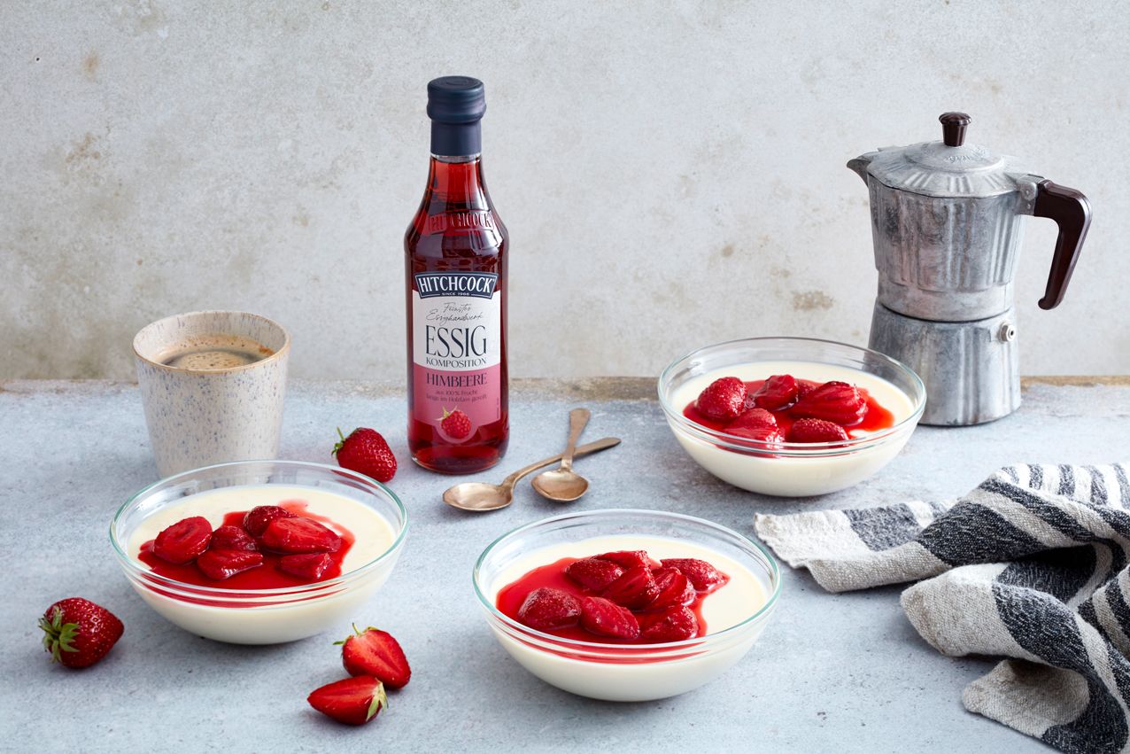 Panna Cotta mit gerösteten Erdbeeren