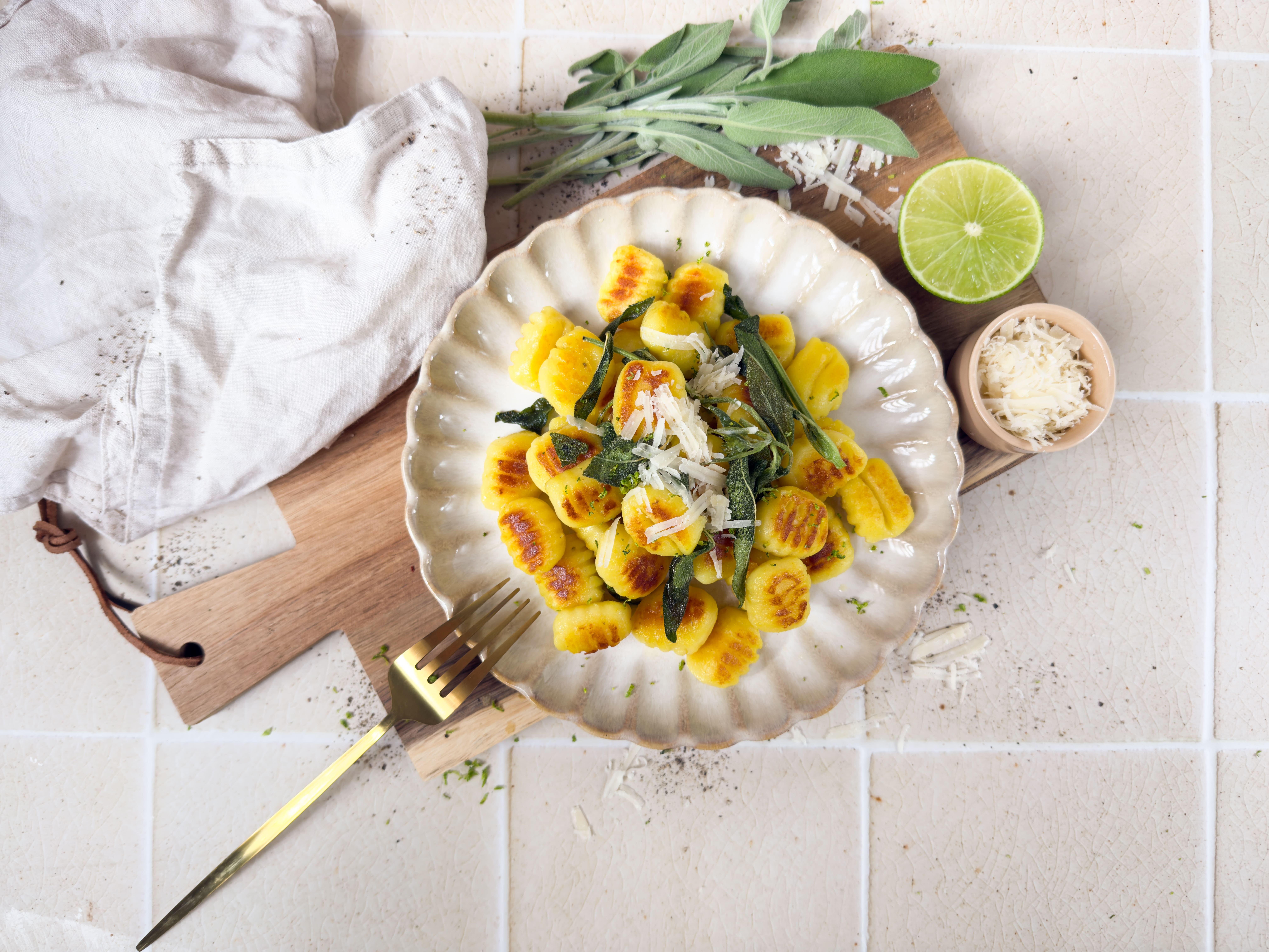 Kartoffel-Gnocchi mit Limetten-Salbei-Butter