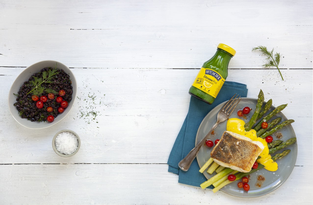Zanderfilet mit grünem Spargel und Zitronen-sauce